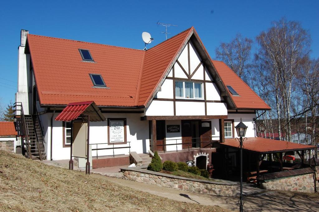 Отель Pils Кандава Экстерьер фото